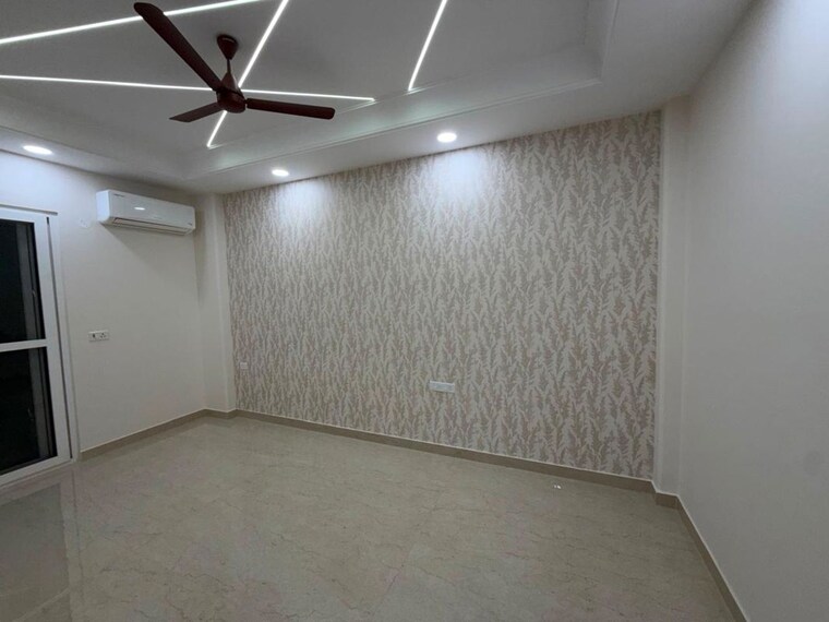 Room, south city 2 4 Bedroom 330 Sq.Yd. Builder Floor In South City 2 Gurgaon 10555216
