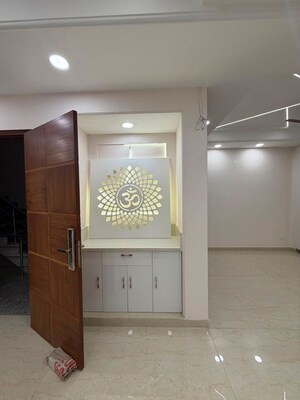 Room in 4 BHK Builder Floor at South City 2 – for Sale