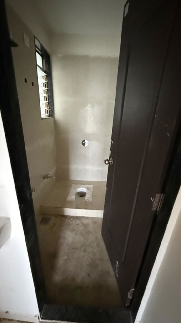 Bathroom, ulwe sector 18 2 Bedroom 1200 Sq.Ft. Apartment In Ulwe Sector 18 Navi Mumbai 10555205
