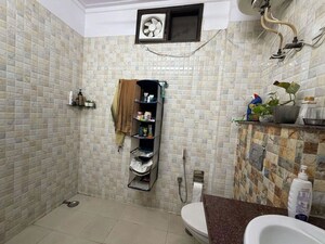 Parking in 2 BHK Builder Floor at Sector 21 – for Rent