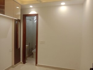 Room in 2 BHK Builder Floor at Dwarka Mor – for Sale