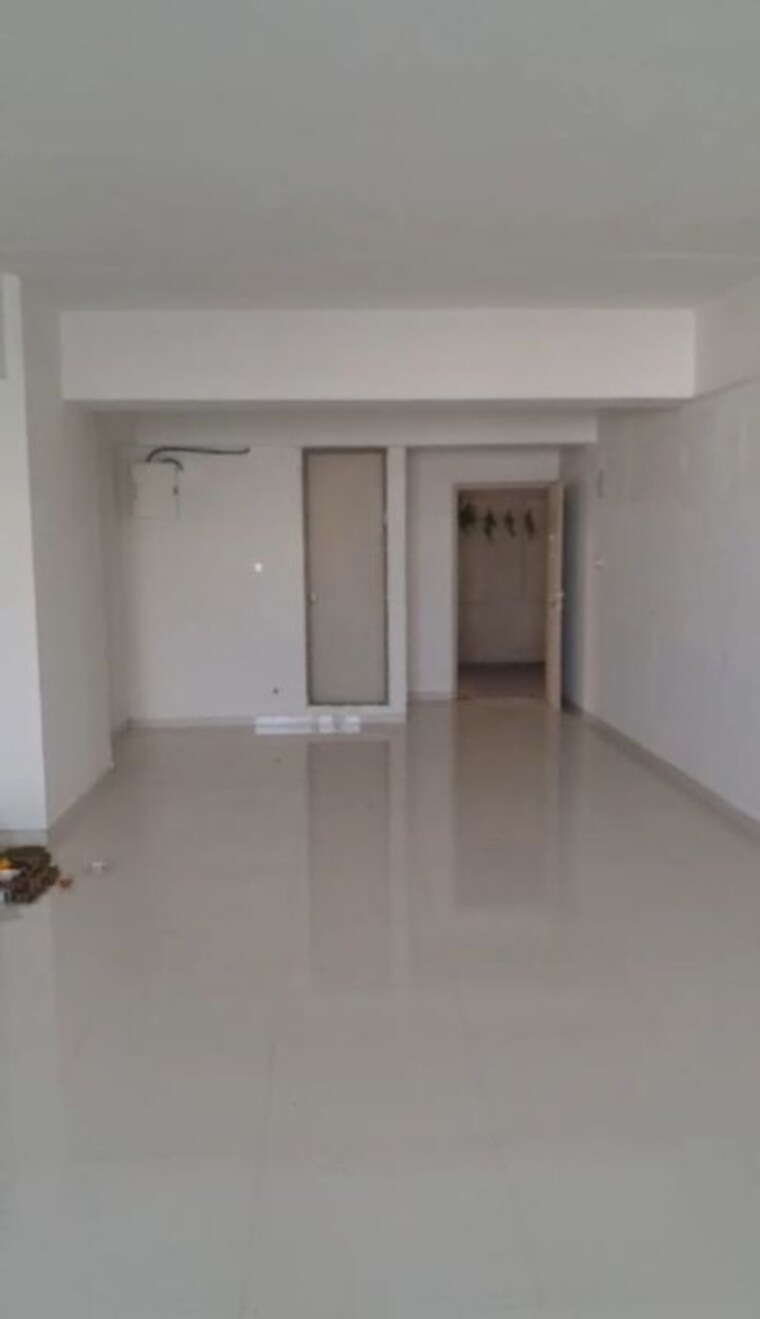 Room, sola Commercial Office Space 1000 Sq.Ft. In Sola Ahmedabad 10555269