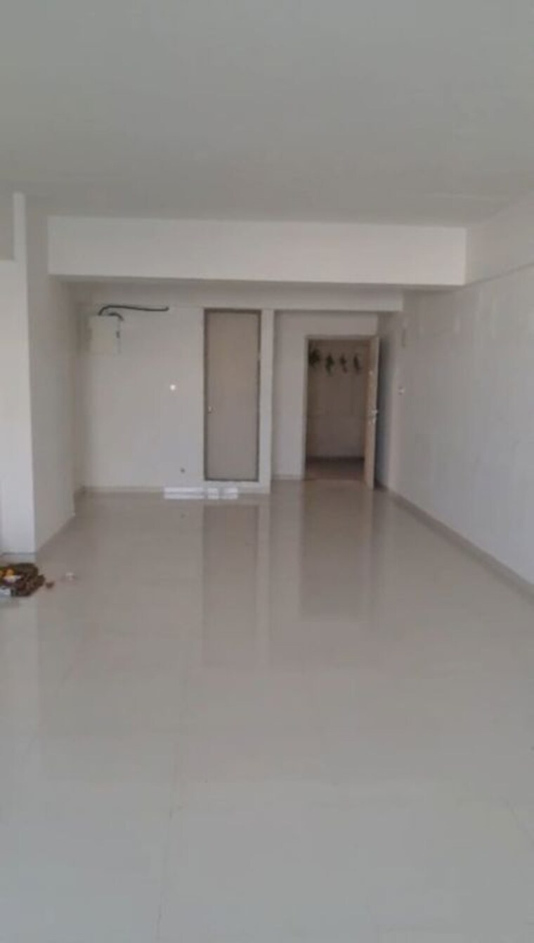 Room, sola Commercial Office Space 1000 Sq.Ft. In Sola Ahmedabad 10555269