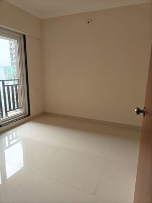 Room in 2 BHK Apartment at Metropolis Rivera, Kasarvadavali – for Rent