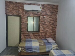 Room in  Pg at Goregaon West – for Rent