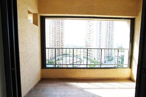 Room in 3 BHK Apartment at Hadapsar – for Sale