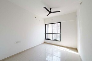 Room in 3 BHK Apartment at Hadapsar – for Sale