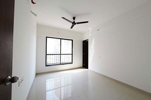 Room in 3 BHK Apartment at Hadapsar – for Sale