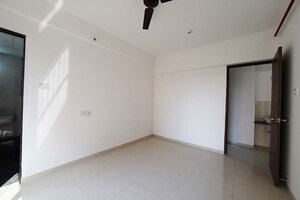 Room in 3 BHK Apartment at Hadapsar – for Sale