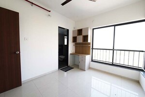 Room in 3 BHK Apartment at Hadapsar – for Sale