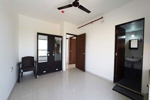 Room in 3 BHK Apartment at Hadapsar – for Sale