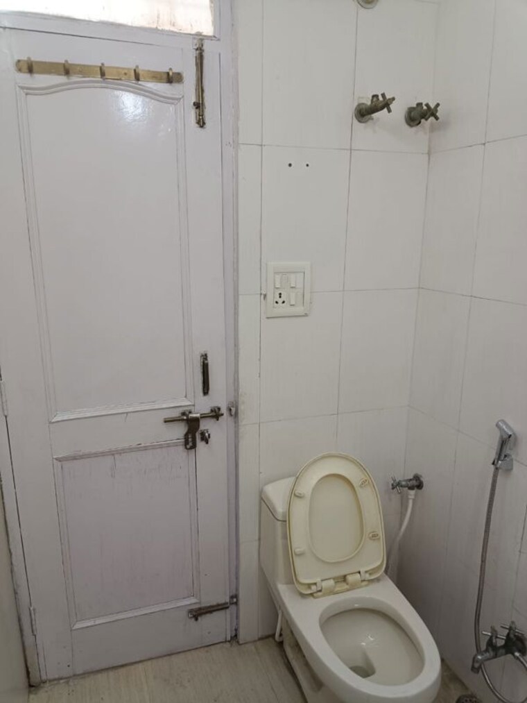 Bathroom, sector 4 2 Bedroom 1275 Sq.Ft. Independent House In Sector 4 Gurgaon 10555356