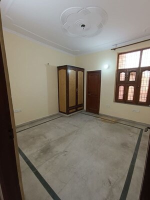 Room in 2 BHK Independent House at Sector 4 – for Rent