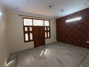 Room in 2 BHK Independent House at Sector 4 – for Rent