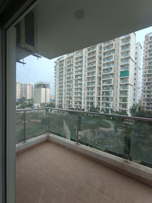 Kitchen in 3.5 BHK Apartment at Shree Vardhman Victoria, Sector 70 – for Rent