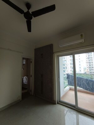 Room in 3.5 BHK Apartment at Shree Vardhman Victoria, Sector 70 – for Rent