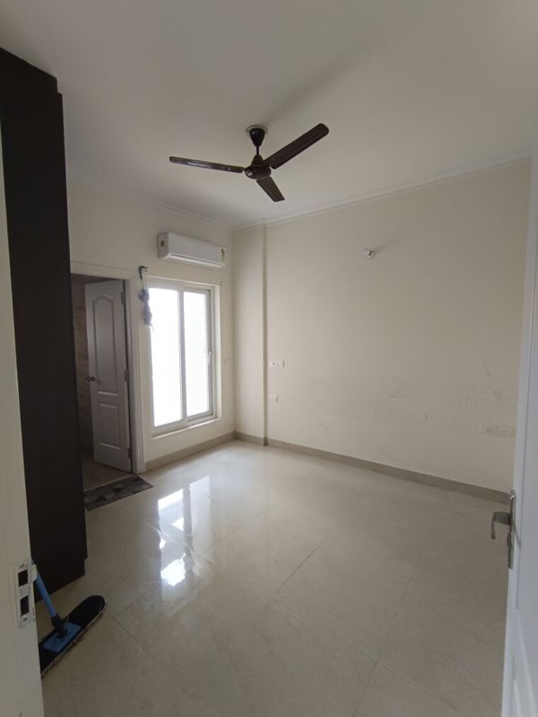 Room, shree-vardhman-victoria 3.5 Bedroom 2150 Sq.Ft. Apartment In Sector 70 Gurgaon 10555368