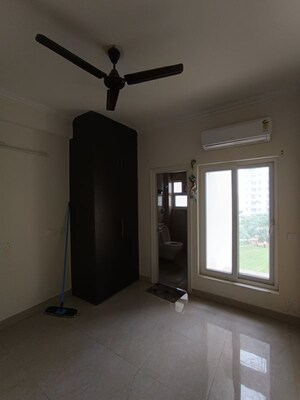 Room in 3.5 BHK Apartment at Shree Vardhman Victoria, Sector 70 – for Rent