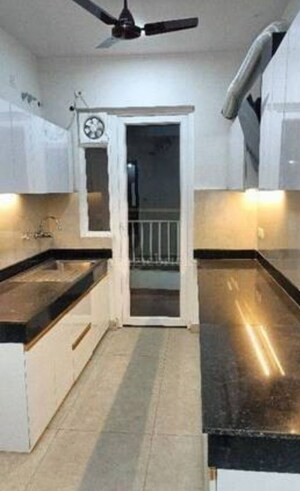 Kitchen in 3 BHK Apartment at Experion Capital, Gomti Nagar – for Rent