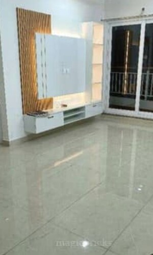 Room in 3 BHK Apartment at Experion Capital, Gomti Nagar – for Rent