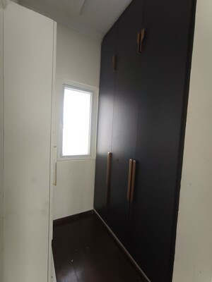 Room in 3.5 BHK Apartment at Shree Vardhman Victoria, Sector 70 – for Rent