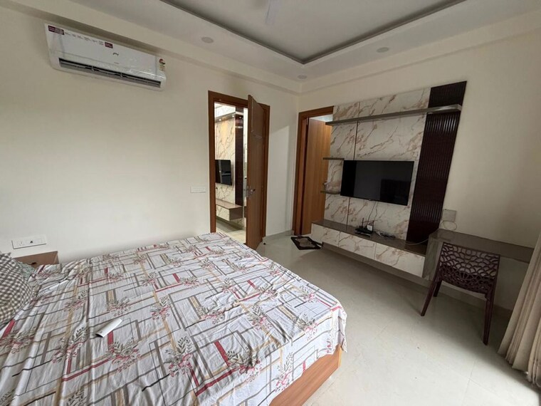 Bedroom, sector 52 1 Bedroom 400 Sq.Ft. Builder Floor In Sector 52 Gurgaon 10555426