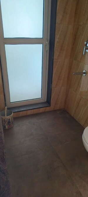 Room in 2 BHK Apartment at Lodha Amara, Kolshet Road – for Rent
