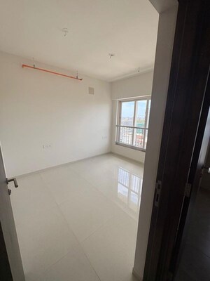 Room in 2 BHK Apartment at Kalpataru Vivant, Jogeshwari East – for Rent