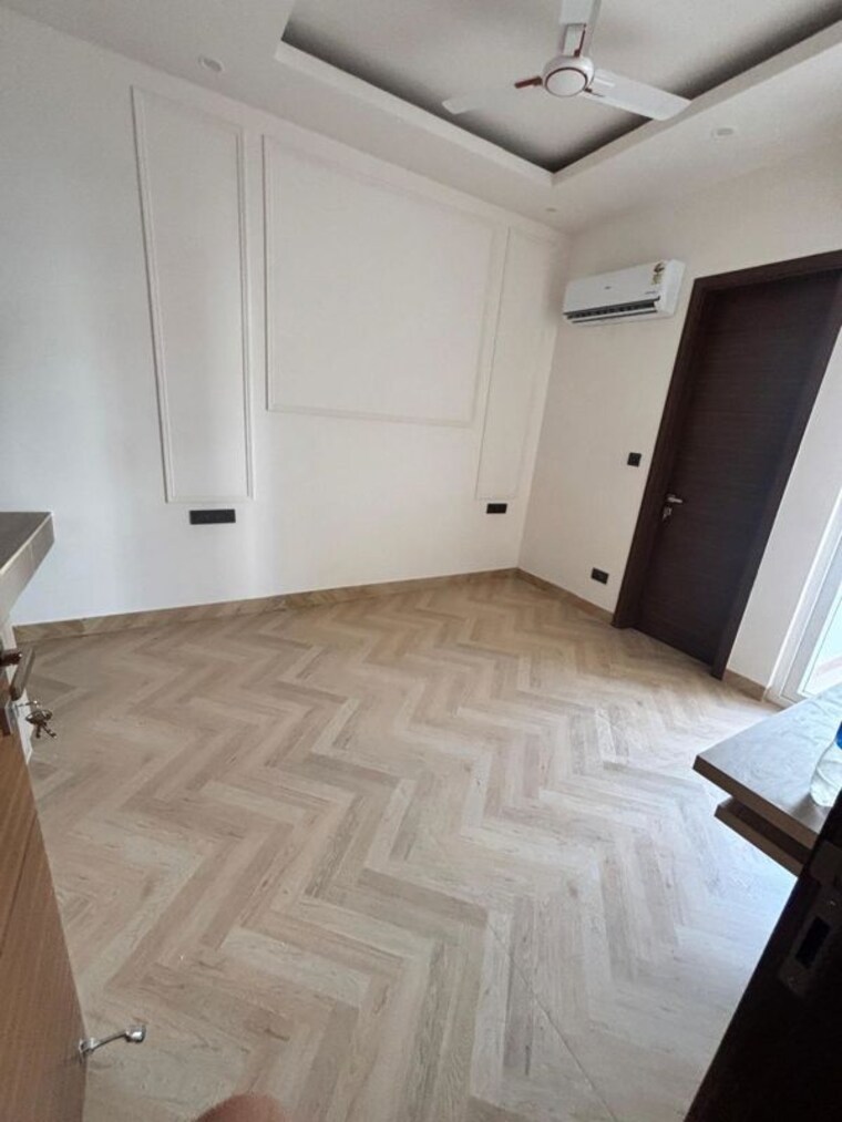 Bathroom, raj-one-good-earth 3.5 Bedroom 1800 Sq.Ft. Apartment In Sector 71 Gurgaon 10555449