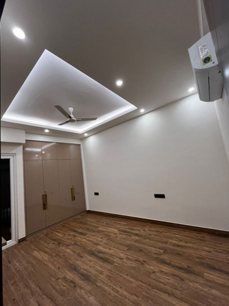 Room, raj-one-good-earth 3.5 Bedroom 1800 Sq.Ft. Apartment In Sector 71 Gurgaon 10555449