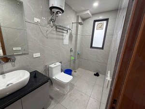 Bathroom in 1 BHK Builder Floor at Sector 52 – for Rent