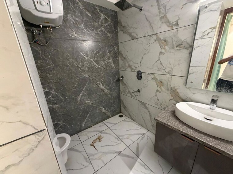 Bathroom, sector 52 1 Bedroom 400 Sq.Ft. Builder Floor In Sector 52 Gurgaon 10555456