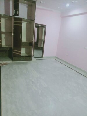 Room in 1 BHK Independent House at Sector 4 – for Rent