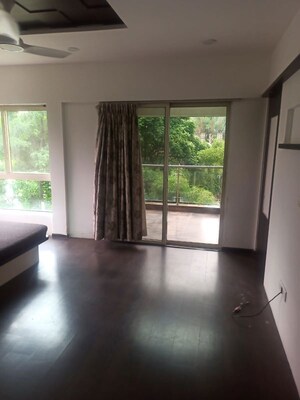 Room in 4 BHK Apartment at Kolte Patil 24K Glitterati, Pimple Nilakh – for Rent