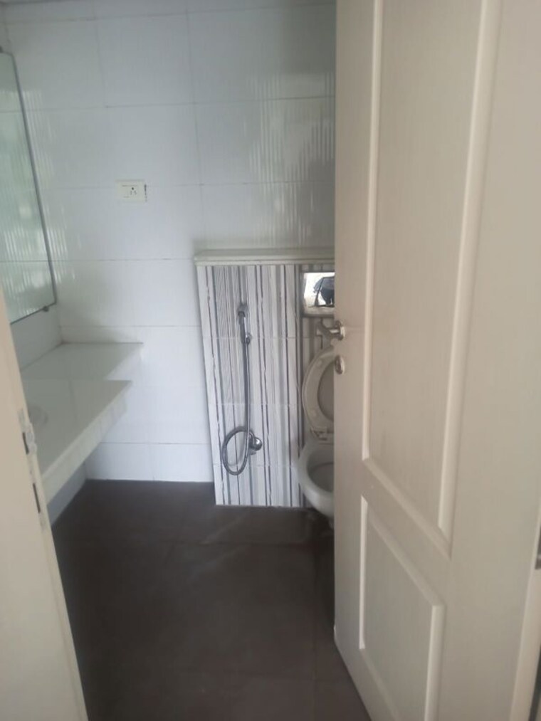 Bathroom, kolte-patil-24k-glitterati 4 Bedroom 2250 Sq.Ft. Apartment In Pimple Nilakh Pune 10555450