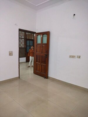 Room in 1 BHK Independent House at Sector 4 – for Rent