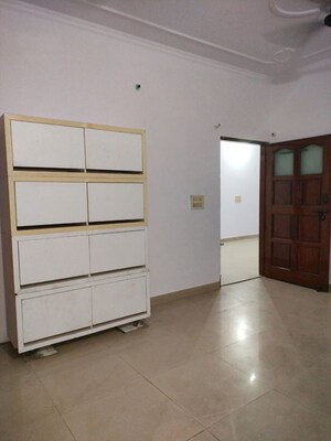 Room in 1 BHK Independent House at Sector 4 – for Rent