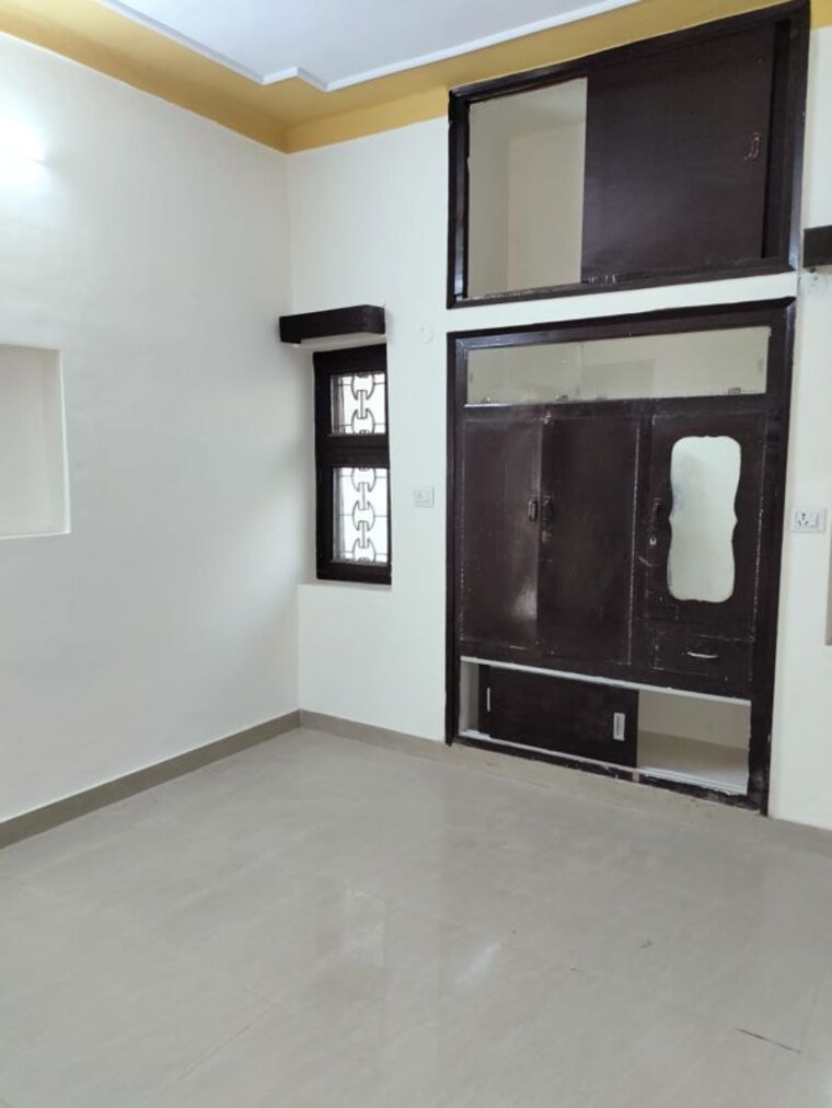 Room, sector 4 1 Bedroom 796 Sq.Ft. Independent House In Sector 4 Gurgaon 10555502