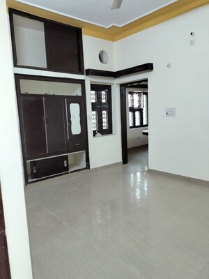 Room in 1 BHK Independent House at Sector 4 – for Rent