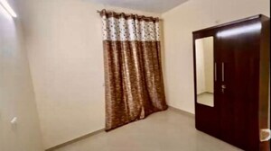 Room in 3 BHK Apartment at Gomti Nagar – for Rent
