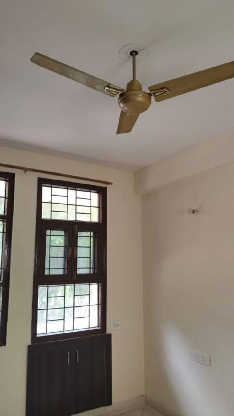 Room, unitech-south-city-ii 3 Bedroom 1550 Sq.Ft. Builder Floor In Sector 50 Gurgaon 10555544
