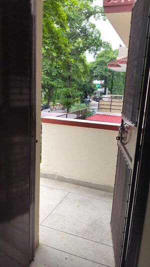 Balcony in 3 BHK Builder Floor at Unitech South City II, Sector 50 – for Rent