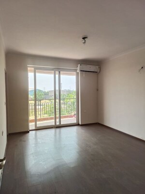 Room in 3 BHK Apartment at Conscient Habitat 102, Sector 102 – for Rent