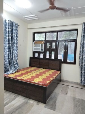 1 RK Builder Floor For Rent in Sector 40