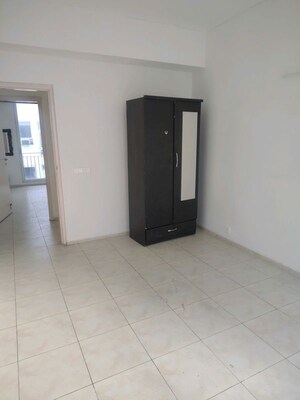 Room in 3 BHK Builder Floor at Sector 21 – for Rent