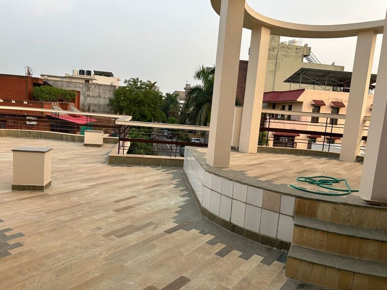 Balcony, sector 23 1 Bedroom 960 Sq.Ft. Independent House In Sector 23 Gurgaon 10555596