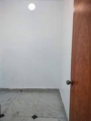 Room in 1 BHK Independent House at Sector 4 – for Rent