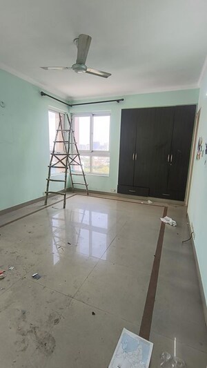 Room in 3 BHK Builder Floor at Sector 23 – for Rent