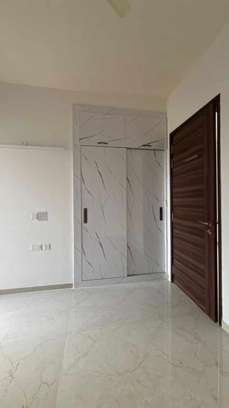 Bathroom, smart-world-orchard 3 Bedroom 1712 Sq.Ft. Builder Floor In Sector 61 Gurgaon 10555606