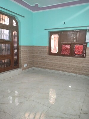 1 BHK Independent House For Rent in Sector 4